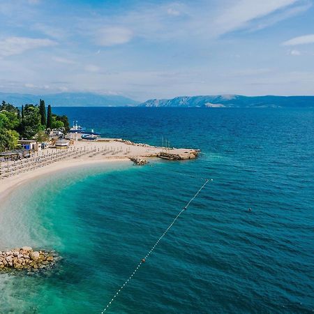 Apartments By The Sea Selce, Crikvenica - 16375 Екстериор снимка