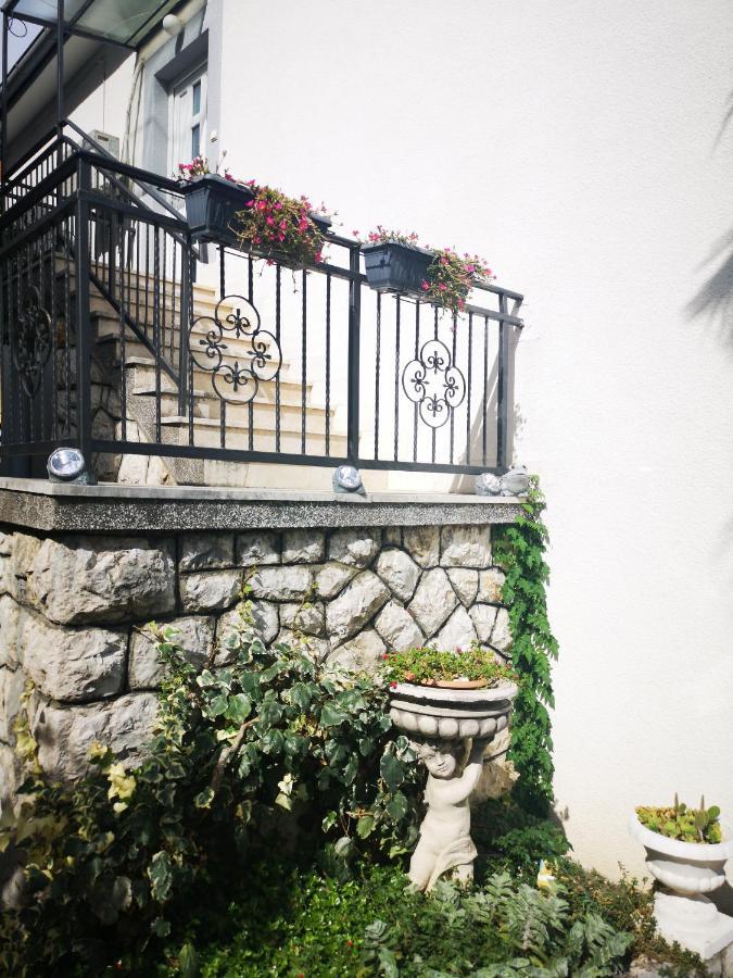 Apartments By The Sea Selce, Crikvenica - 16375 Екстериор снимка