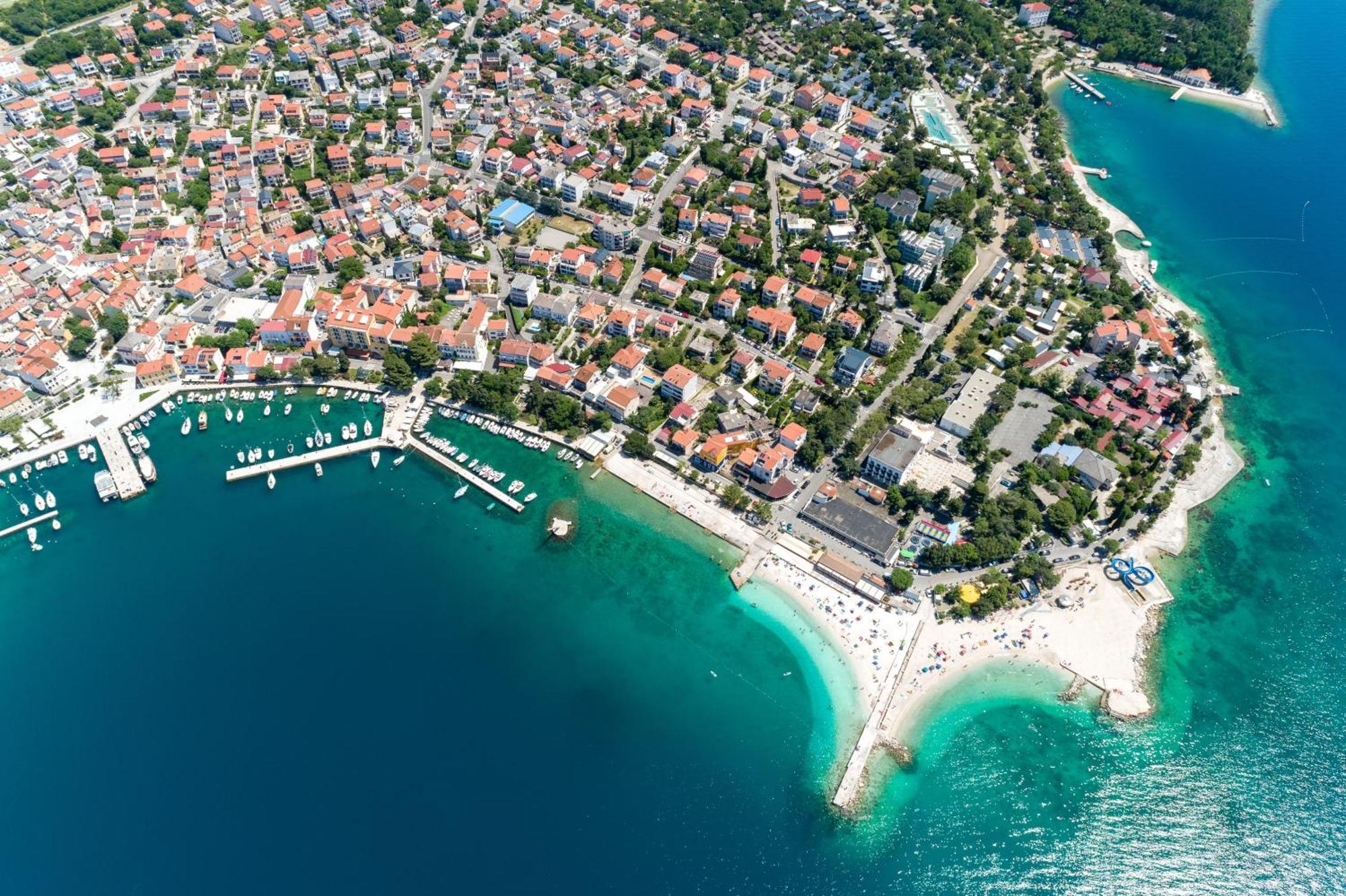 Apartments By The Sea Selce, Crikvenica - 16375 Екстериор снимка
