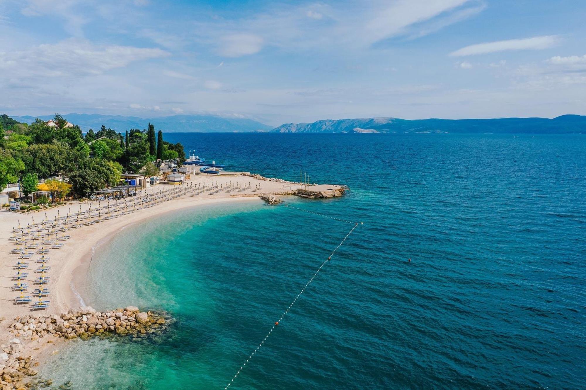 Apartments By The Sea Selce, Crikvenica - 16375 Екстериор снимка